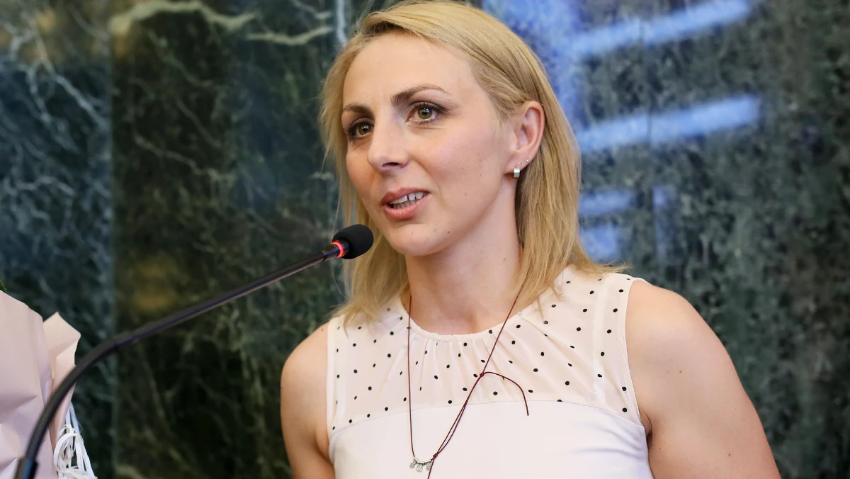 Słoweniec Uroš Velepec pod koniec kwietnia oficjalnie został nowym trenerem polskich biathlonistów. Związek z nowym szkoleniowcem podpisał umowę na olimpijski sezon, ale plan zakłada współpracę przez wiele lat. Nowy trener rozpoczyna właśnie pierwsze zgrupowanie ze swoimi podopiecznymi. "Lubię rozmawiać z trenerem. Jego myśl treningowa, jego pomysł na chłopaków po tym jak z nimi chwilkę rozmawiał, jak widział badania, jest tak bardzo poukładana i to pozwala mi przynajmniej być spokojną" - mówi Agnieszka Cyl, była biathlonistka, obecnie dyrektor sportowa Polskiego Związku Biathlonu. O sezonie olimpijskim, nowym trenerze i planach kobiecej i męskiej kadry rozmawiał Wojciech Marczyk z redakcji sportowej RMF FM. 