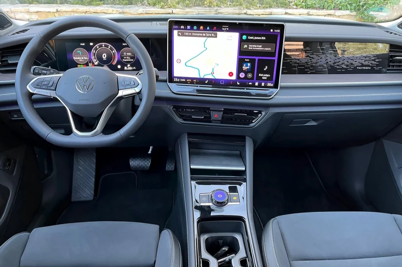 Twoje auto ma więcej anten niż router 5G. Producent wie o tobie wszystko