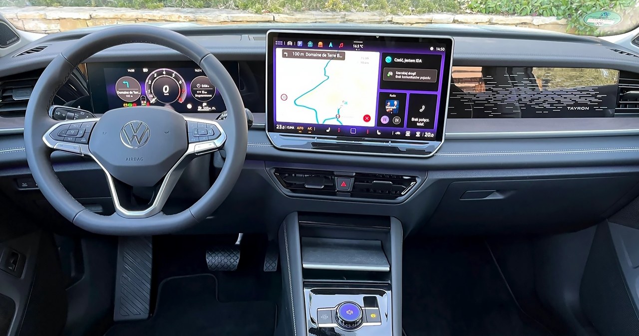 Twoje auto ma więcej anten niż router 5G. Producent wie o tobie wszystko