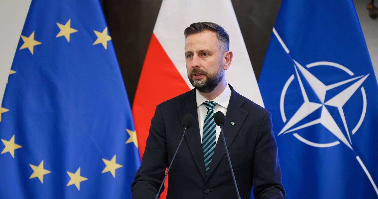 Firmy w "bojowej" gotowości. Szef MON wręczył kontrakty