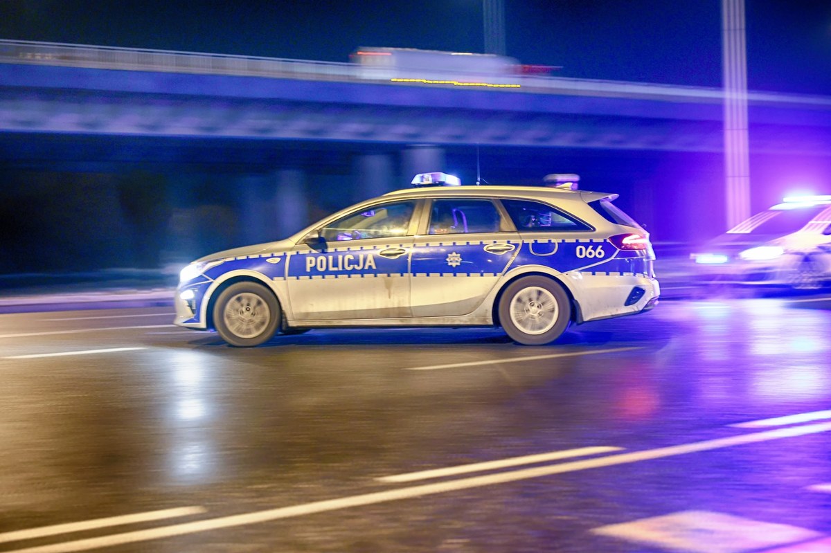 Utrudnienia na A4. Autokar zjechał z trasy