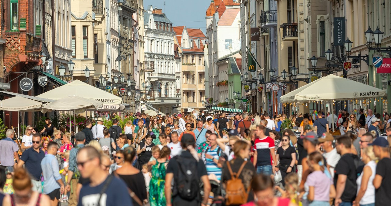 Te miejsca szturmują turyści. Czy można jeszcze znaleźć spokój?