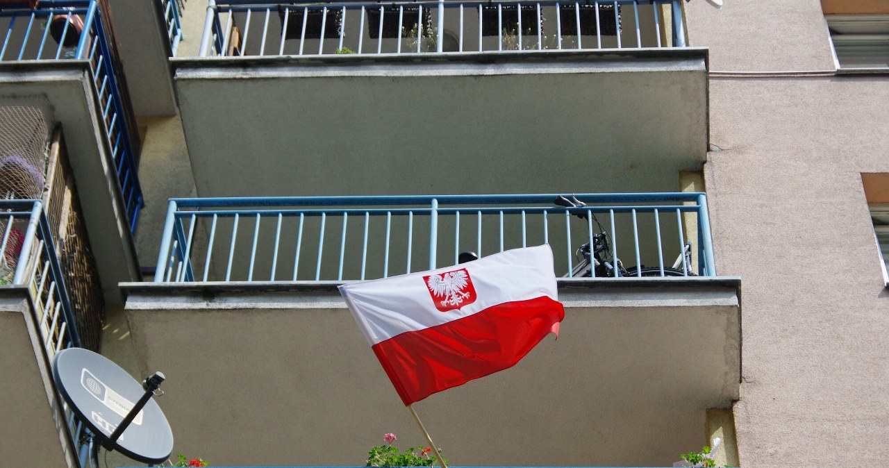 Zakaz oficjalnie nie obowiązuje, ale można dostać mandat. choćby 500 zł