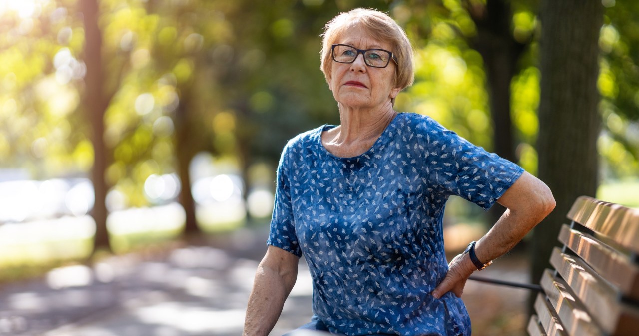 Choroba, która po cichu odbiera seniorom zdrowie. Oto pierwsze objawy