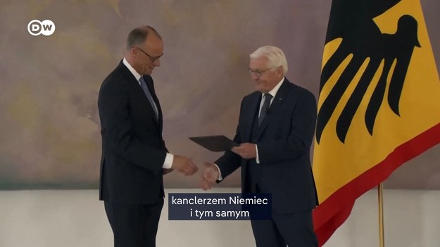 Po dramatycznych zwrotach akcji i historycznej pierwszej drugiej turze głosowania teraz już wiadomo: Friedrich Merz jest nowym kanclerzem Niemiec. Mimo niepewności aż do ostatniej chwili, teraz może kontynuować swoje plany jako nowy szef rządu.