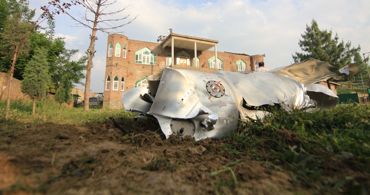 This is the plane that crashed in Kashmir. Is it a French Rafale?