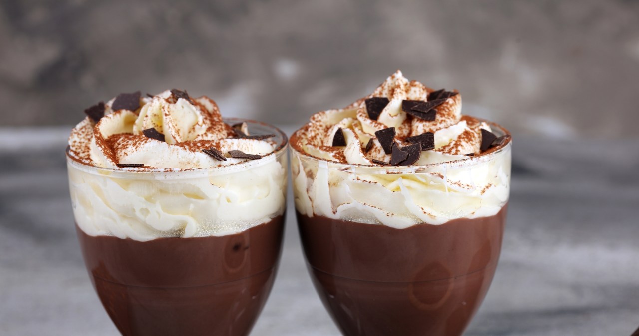 W PRL-u był hitem każdej imprezy. Dziś nie kupisz w kawiarni, a jest obłędnie smaczny