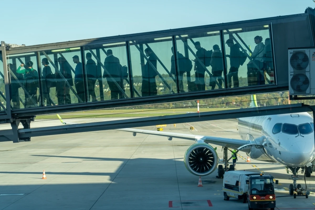 W związku z eskalacją konfliktu pomiędzy Indiami i Pakistanem polskie ambasady w tych krajach wydały specjalne komunikaty. Jakie są rekomendacje dla turystów? O czym trzeba pamiętać? Odpowiedzi na te pytania znajdziecie poniżej. 