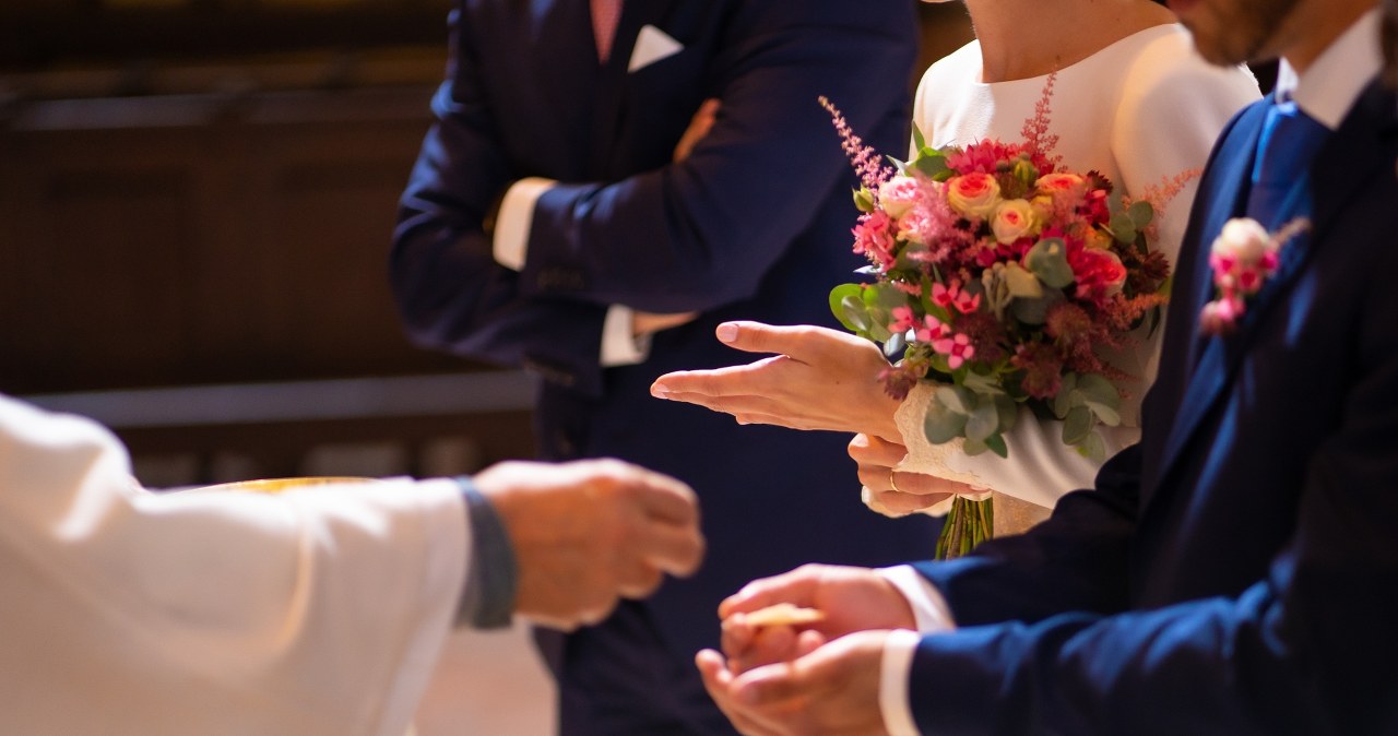 To jedyny wymóg, by zostać świadkiem na ślubie. Zaskoczenie?