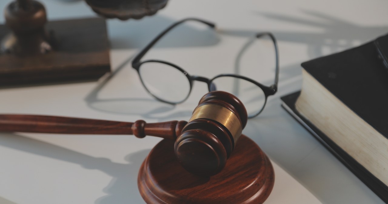 Sztuczna inteligencja napisze ustawy. To pomysł Abu Zabi