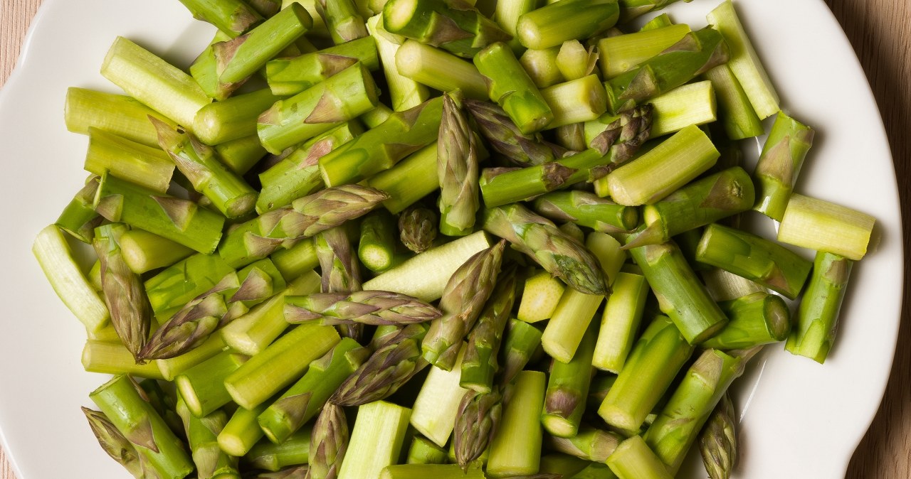 Przepis na idealne szparagi według Katarzyny Bosackiej. Będą "w punkt"