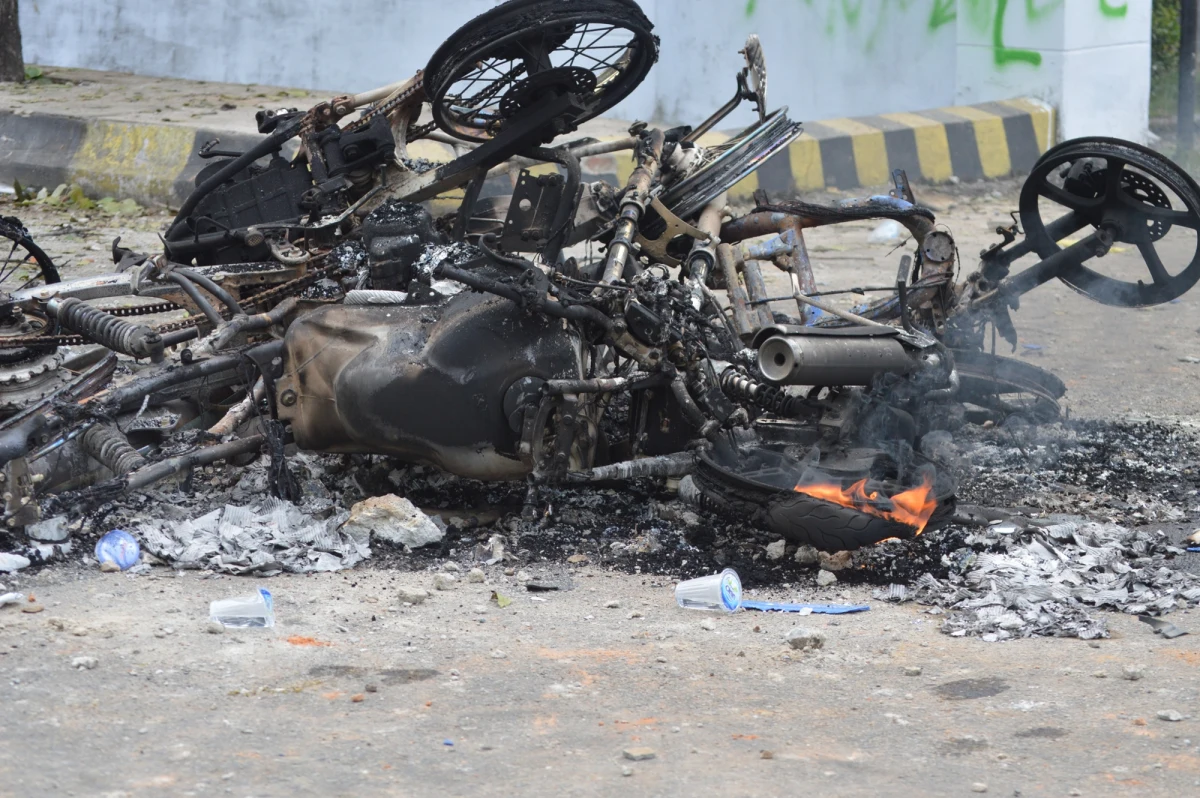 Jedna osoba zginęła w wypadku, do którego doszło w okolicach Gorzowa Wielkopolskiego. Ofiara śmiertelna to motocyklista, który zderzył się z samochodem osobowym.
