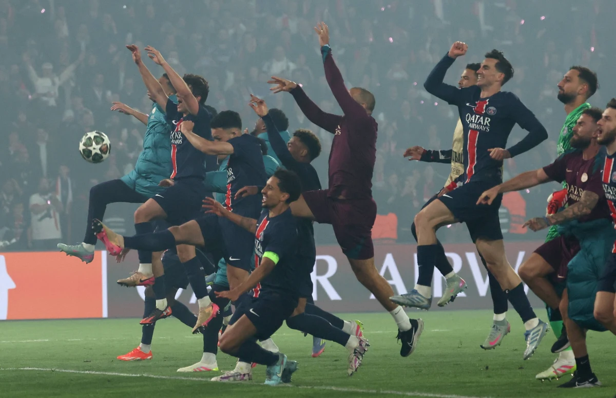 Piłkarze Paris Saint-Germain awansowali do finału Ligi Mistrzów. We wtorek w stolicy Francji gospodarze wygrali z Arsenalem Londyn 2:1 (1:0), a w pierwszym meczu pokonali tego rywala w Anglii 1:0. W obu spotkaniach w pokonanym zespole wystąpił Jakub Kiwior. W finale PSG zagra z Interem Mediolan.