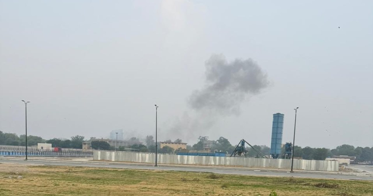 Głośne wybuchy w pakistańskim Lahaur. Odwołano kilkadziesiąt lotów