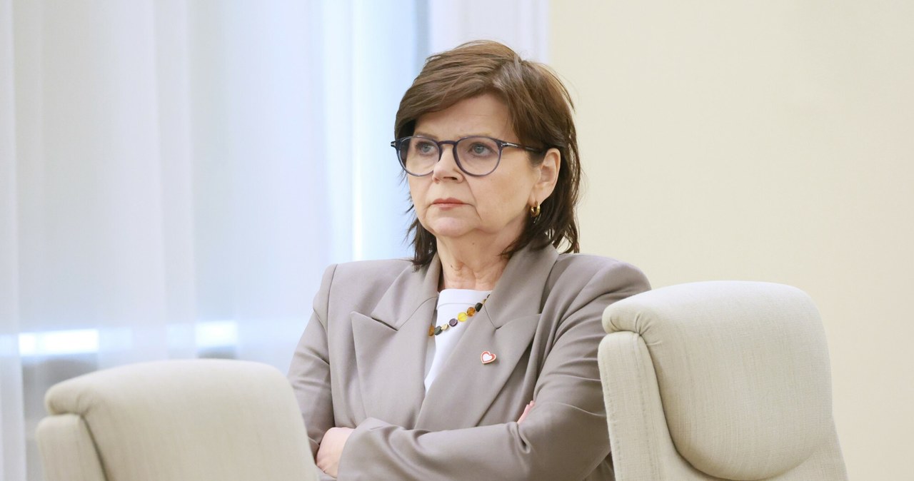 Pielęgniarki i położne apelują do minister Leszczyny. Chcą pilnych zmian
