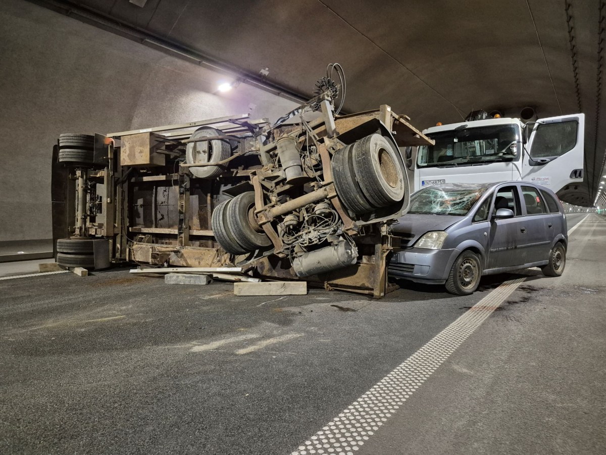 Zderzenie w tunelu pod Luboniem Małym. Tak wyglądają ćwiczenia służb. ZDJĘCIA
