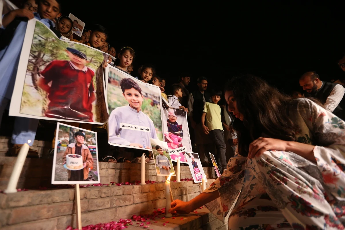 Rośnie liczba ofiar w wyniku strać Indii z Pakistanem. Co najmniej 100 terrorystów zginęło z rąk indyjskich żołnierzy – poinformował minister obrony Indii Rajnath Singh. Z kolei resort informacji Pakistanu powiadomił, że w Kaszmirze zabito od 40 do 50 indyjskich żołnierzy.