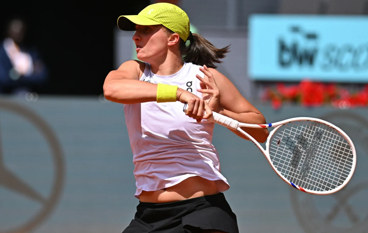 Iga Świątek awansowała do 3. rundy turnieju tenisowego rangi WTA 1000 na kortach ziemnych w Rzymie. Polka bez najmniejszych problemów pokonała Włoszkę Elisabettę Cocciaretto 6:1, 6:0.