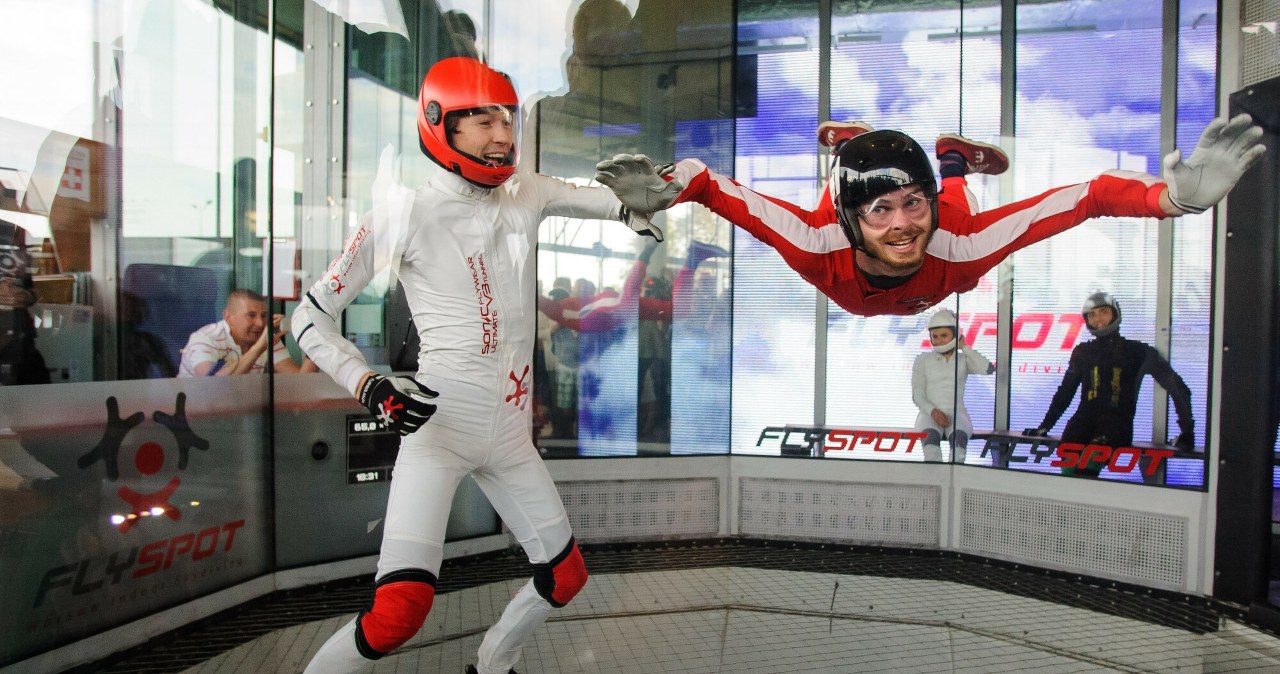 Tu polecisz bez turbulencji. Tunel aerodynamiczny sprzeciwia się prawom grawitacji