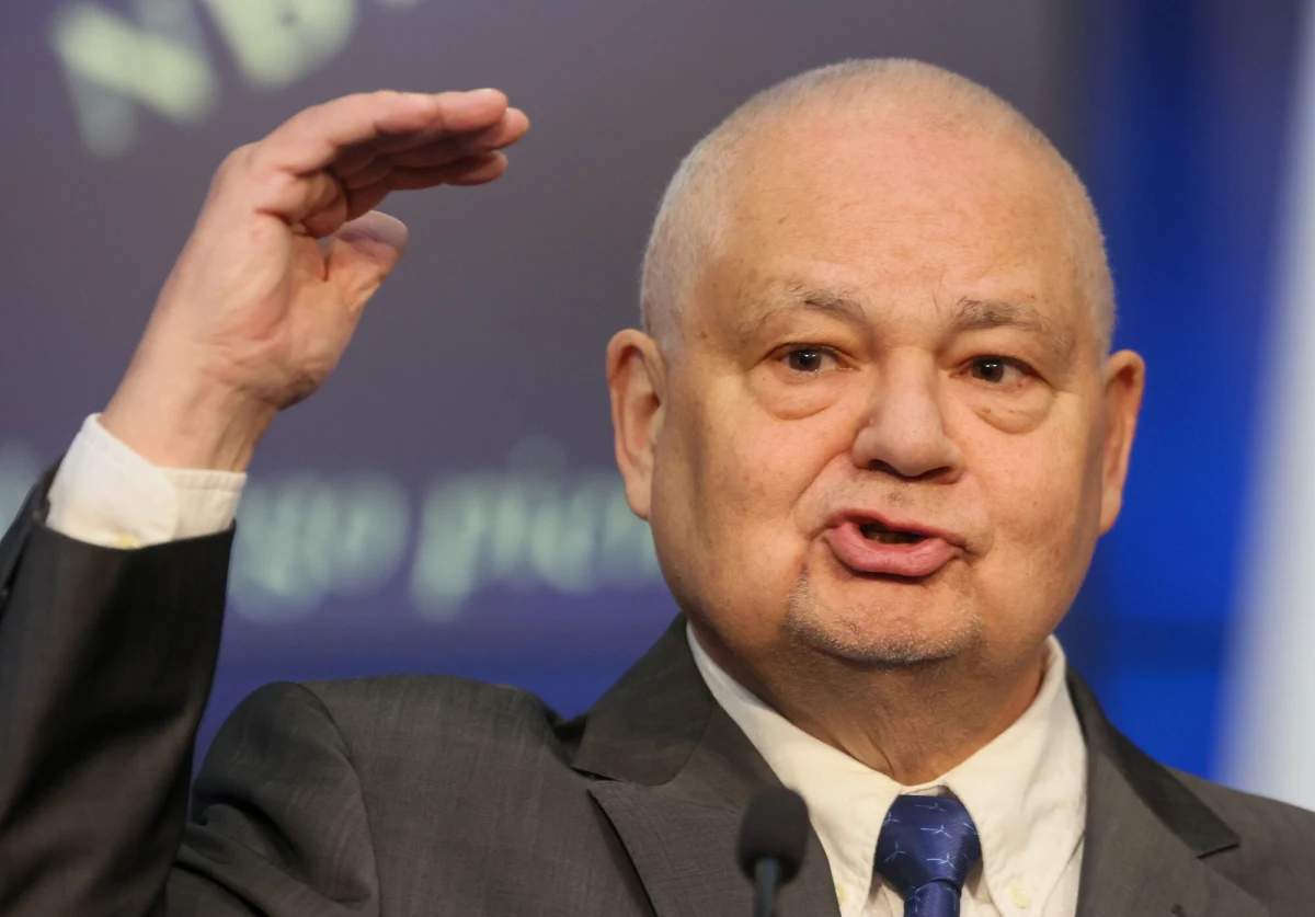 Zasoby Narodowego Banku Polskiego wynoszą obecnie 509,3 ton złota - poinformował Adam Glapiński podczas konferencji prasowej. Jak się okazuje, jest to więcej niż w Europejskim Banku Centralnym, gdzie zasoby złota wynoszą 506,5 ton. "To pokazuje stabilność, zasobność i wypłacalność polskiej gospodarki" - mówił prezes NBP.