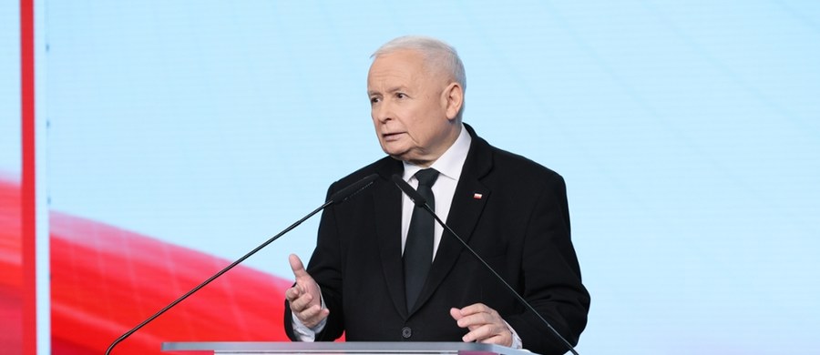 Prezes Prawa i Sprawiedliwości Jarosław Kaczyński na konferencji prasowej odniósł się do wpisu, jaki skierował do niego premier Donald Tusk. Szef PiS-u przypomniał, że w przeszłości miał zupełnie inne relacje z Tuskiem. Kaczyński bronił też wspieranego przez PiS kandydata na prezydenta Karola Nawrockiego. Stwierdził, że przeciwko Nawrockiemu prowadzona jest "obrzydliwa kampania". 