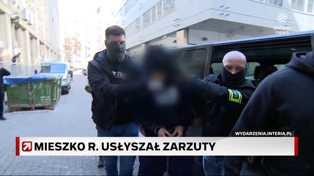 Podejrzany o zabójstwo pracownicy UW Mieszko R. przyznał się do popełnienia zarzucanych mu czynów - poinformował rzecznik Prokuratury Okręgowej w Warszawie prok. Piotr Antoni Skiba. Jak dodał, mężczyzna złożył wyjaśnienia, których treść wskazuje, że konieczne jest uzyskanie opinii sądowo-psychiatrycznej. Z kolei obrońca podejrzanego twierdzi, że 22-latek nie przyznał się do winy. Mieszko R. usłyszał trzy zarzuty: zabójstwa ze szczególnym okrucieństwem, usiłowania zabójstwa i znieważenia zwłok. Za pierwszy zarzut grozi od 15 lat więzienia do dożywocia, za drugi - taka sama kara, za trzeci - kara grzywny, ograniczenia wolności lub do dwóch lat więzienia.