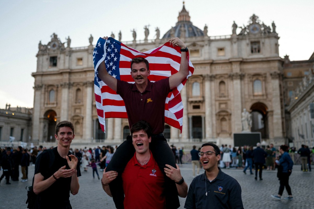 Świat reaguje na wybór nowego papieża. Gratulacje, komentarze i przewidywania [RELACJA]