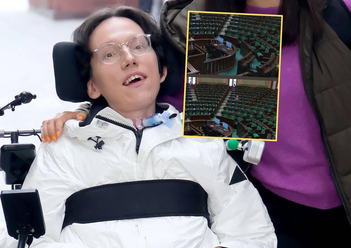 "Potraktowany jak śmieć". Niepełnosprawny influencer pokazał zdjęcie z Sejmu