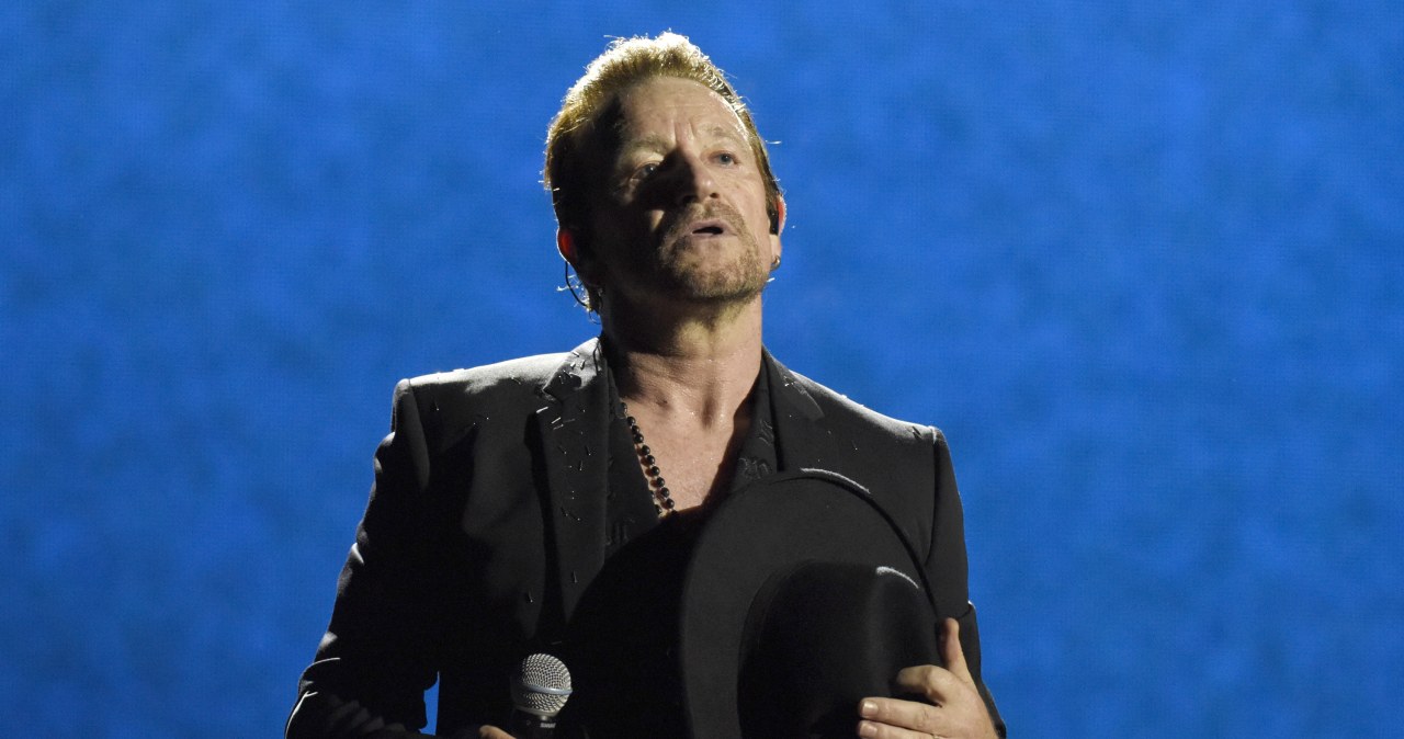 Jego okulary dostał sam Jan Paweł II. Mało kto wie, dlaczego Bono je nosi