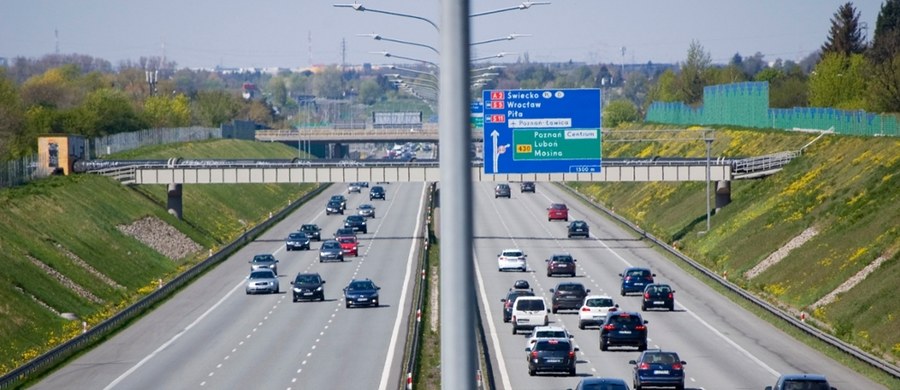 W najbliższy weekend kierowcy podróżujący autostradą A2 napotkają na utrudnienia związane z zamknięciem Miejsc Obsługi Podróżnych (MOP): Kozanki i Zaborów. Powód - konieczność wymiany nawierzchni na tych wjazdach.