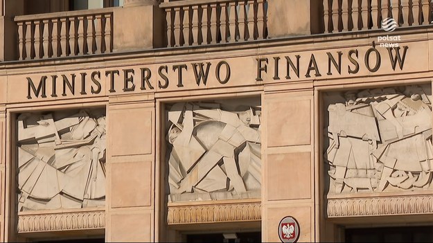 Minister finansów rozpoczął wypłatę pomniejszonej subwencji dla Prawa i Sprawiedliwości - dowiedziała się Interia. Informację potwierdził Henryk Kowalczyk z PiS. Partia otrzymała pierwszą ratę, czyli 3,7 mln złotych.