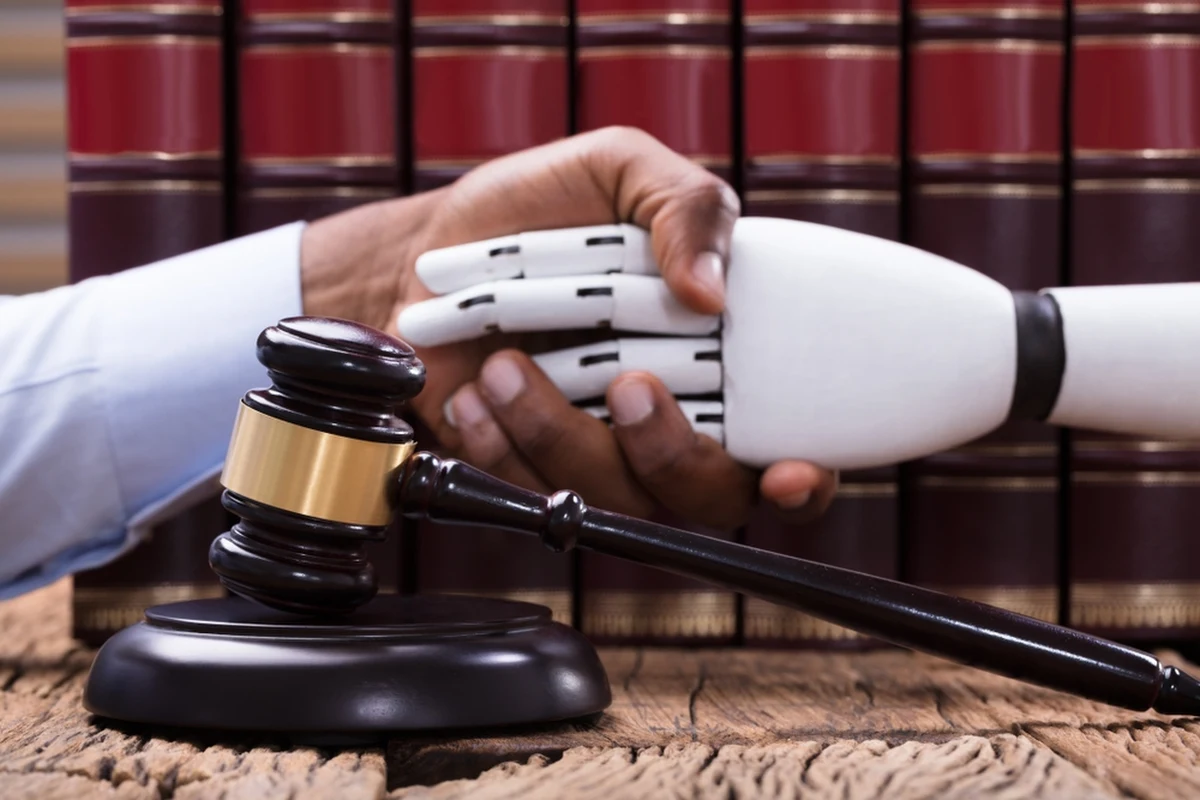 "Widzieć i słyszeć, znaczy wierzyć". Z tego założenia wyszła rodzina zastrzelonego Christophera Pelkeya i postanowiła wygenerować przy pomocy AI wideo ze zmarłym mężczyzną, który w ten sposób przemówił we własnej sprawie na sali sądowej.