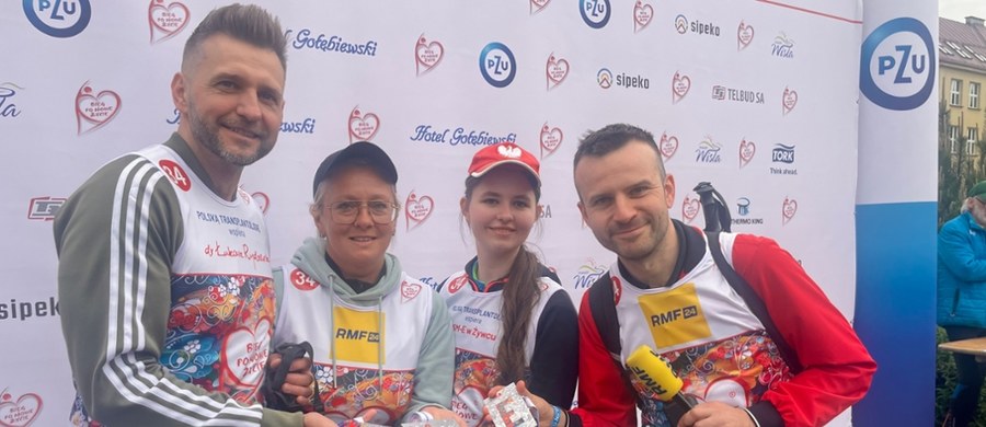 26. Bieg po Nowe Życie za nami. W wydarzeniu, którego celem jest idea promowania transplantacji narządów, wzięło udział ponad 300 osób, w tym pacjenci po przeszczepach, lekarze i sportowcy. My też mamy powody do radości, bowiem niemały sukces odniosła sztafeta portalu twojezdrowie.rmf24.pl. Nasi dziennikarze zdobyli nagrodę specjalną!