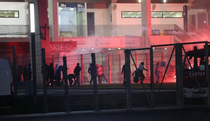 Pseudokibice zniszczyli polski stadion. Szacują straty, może być gorzej niż myślano