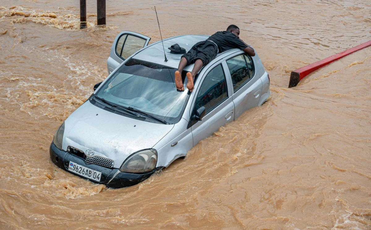 Wschodnia część Demokratycznej Republiki Konga zmaga się rozległą i katastrofalną powodzią, do której doprowadziły ulewne opady deszczu. Życie straciło już co najmniej 100 osób.
