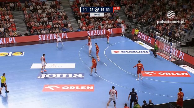 Reprezentacja Polski w piłce ręcznej awansowała do turnieju finałowego mistrzostw Europy. Biało-Czerwoni w ostatniej kolejce pokonali Rumunów 30:29 w spotkaniu grupy 8 i zapewnili sobie promocję z drugiego miejsca.

