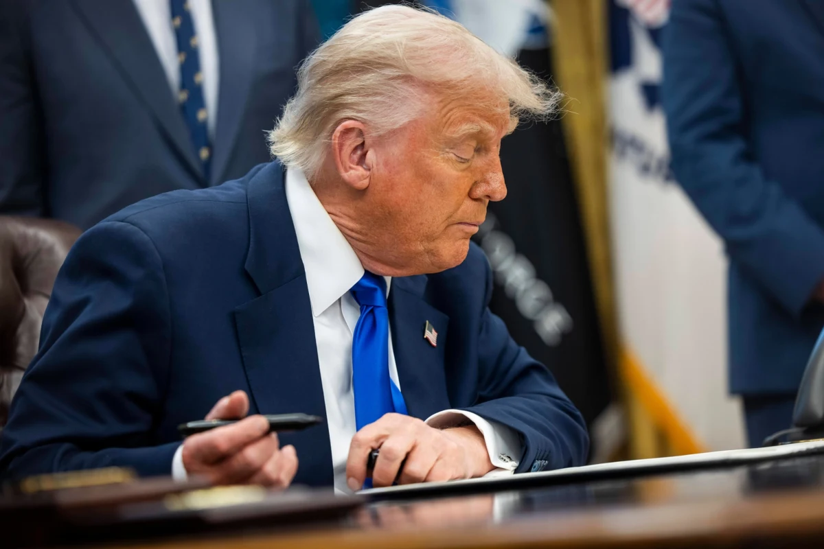 Prezydent Donald Trump zapowiedział, że w poniedziałek podpisze rozporządzenie obniżające ceny leków na receptę do poziomu obowiązującego w innych krajach wysoko rozwiniętych. Ceny medykamentów mają spaść nawet o 80 procent.