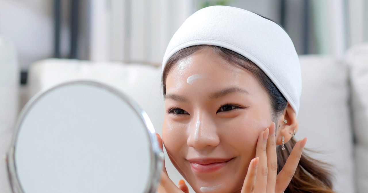 Koreanki nakładają na twarz i głowę. Dlatego są tak piękne i młode