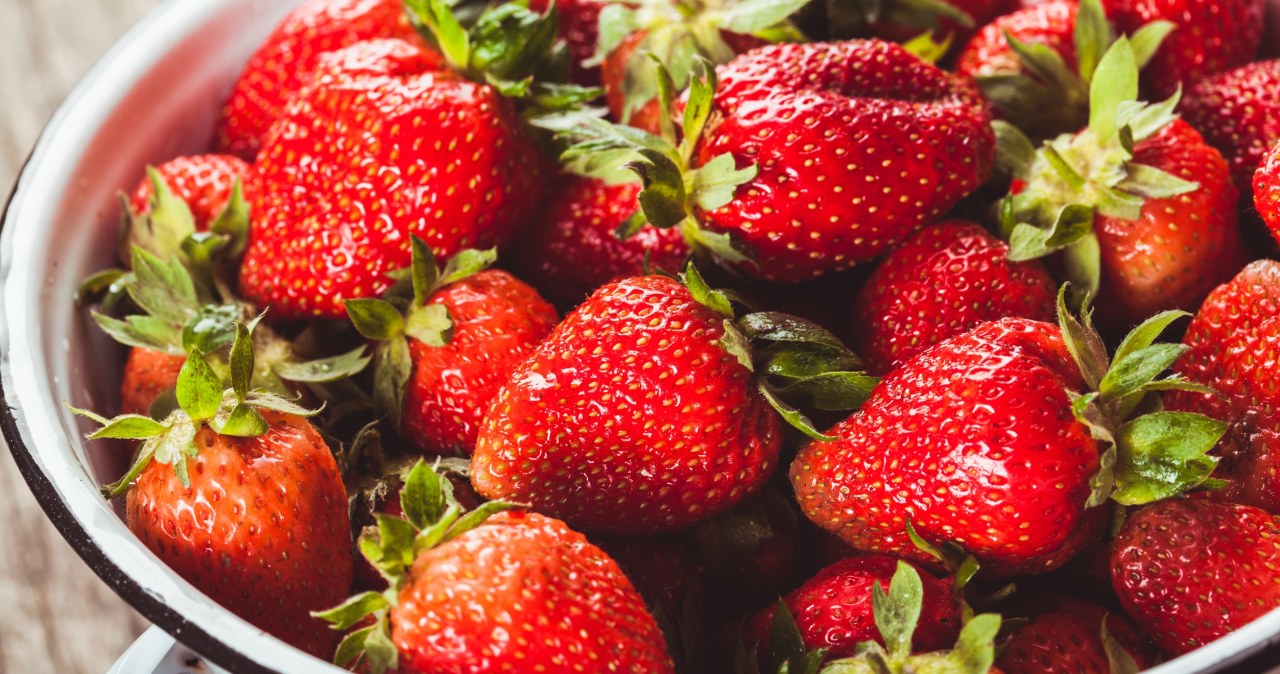 Truskawki psują się już na drugi dzień? Najpewniej popełniasz ten popularny błąd