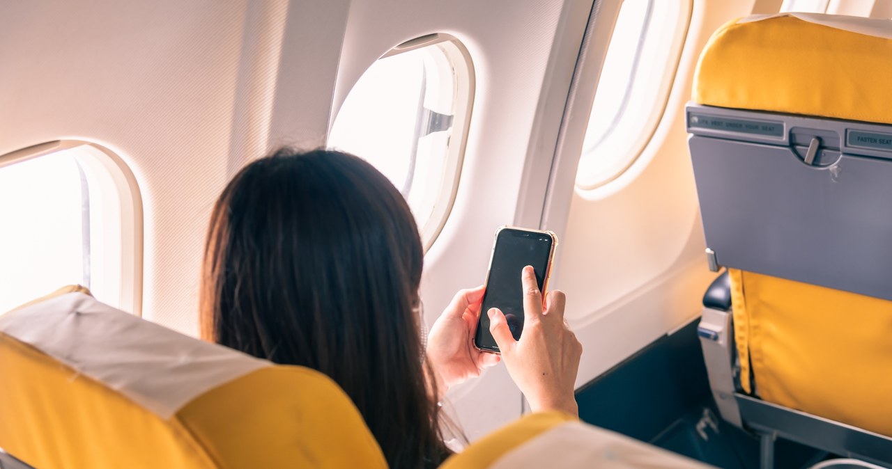 Słyszysz szczekanie psa podczas lotu? Pilot wyjaśnia, co się wtedy dzieje