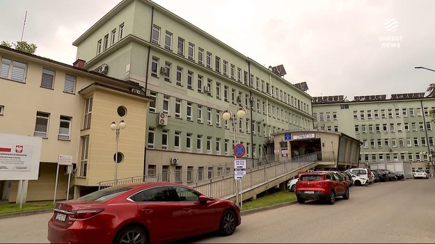Lekarze z Jasła wycieli go pacjentce dopiero gdy zgłosiła się do szpitala z krwotokiem. To była ostatnia chwila. 60-latka dekadę nie była u lekarza i nie robiła żadnych badań.Materiał dla "Wydarzeń" przygotowała Magdalena Hykawy. 