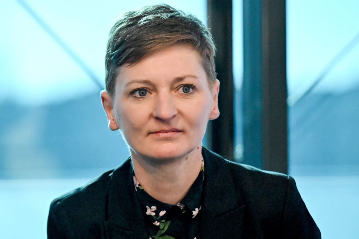 Wiceprezydent Kielc Ewelina Jastrzębska podała się do dymisji. Decyzja została podyktowana kwestiami politycznymi. Klub Perspektywy, do którego należy Jastrzębska zakończył oficjalną współpracę z prezydent miasta Agata Wojdą.