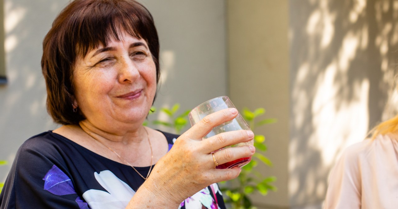 Najlepszy sok dla seniora. Pij, żeby uniknąć zawału i udaru