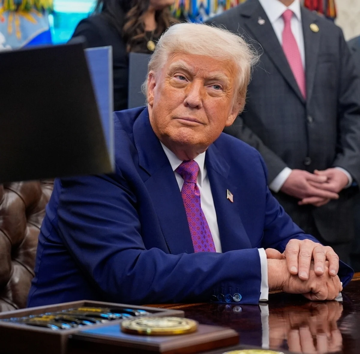 Katarski rząd planuje przekazać Stanom Zjednoczonym w prezencie luksusowego Boeinga 747-8. Byłby to najdroższy dar ofiarowany amerykańskim władzom przez obce państwo. Do sprawy odniósł się prezydent USA Donald Trump. "To jest przepiękny apartament, bardzo wygodny, dla ludzi którzy chłoną luksus i pławią się w luksusie" – skomentował Grzegorz Brychczyński, ekspert lotniczy w rozmowie z Marcinem Jędrychem na antenie Radia RMF24.