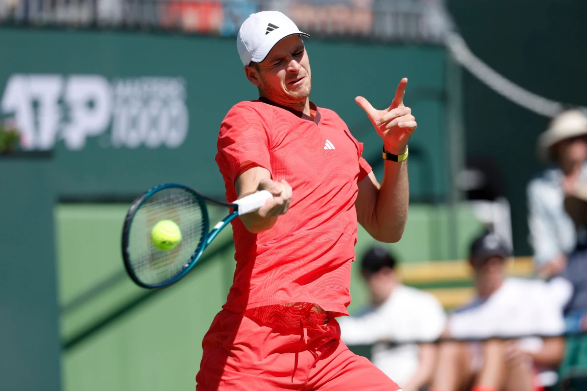 Hubert Hurkacz jest już w 1/8 finału turnieju ATP 1000 w Rzymie. Polak pokonał w poniedziałek w trzeciej rundzie Amerykanina Marcosa Girona 6:3, 1:6, 6:1.