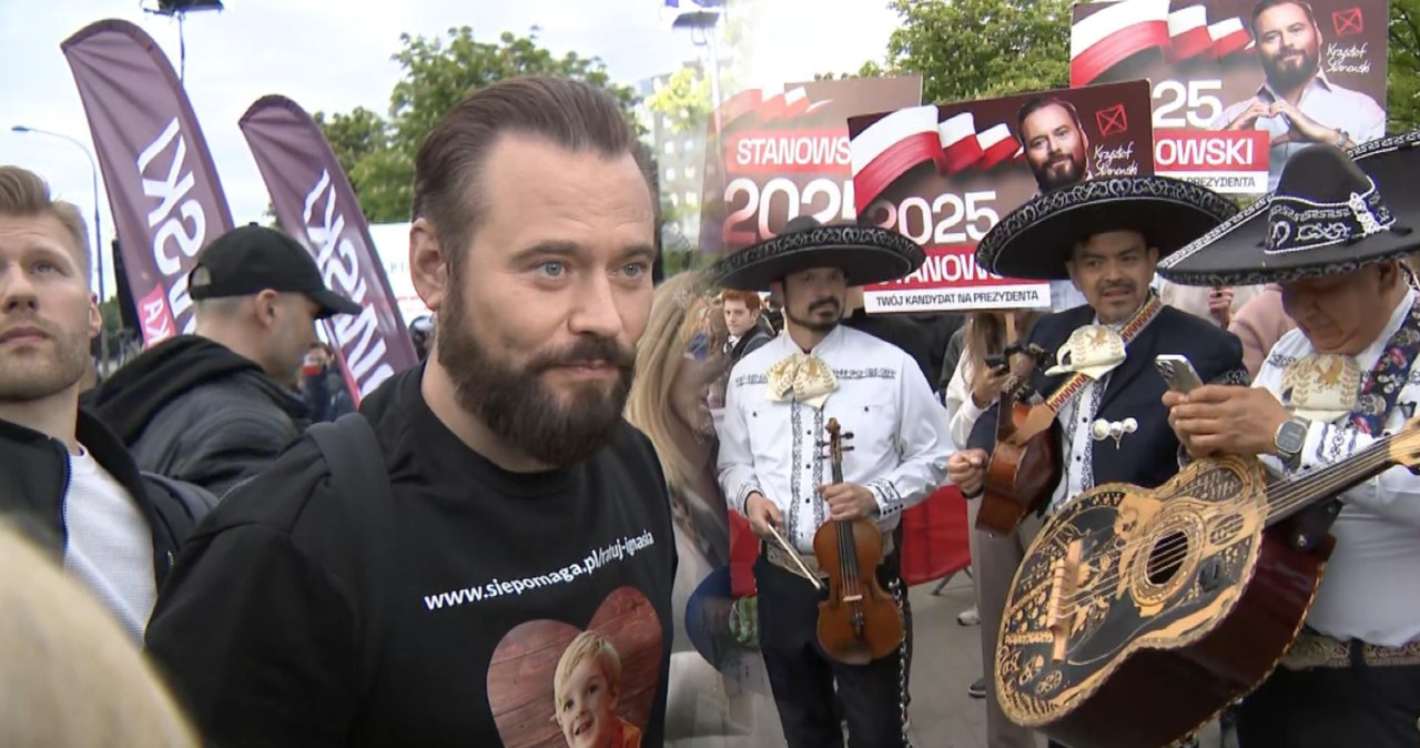 Tak kandydat Stanowski przybył na debatę. Towarzyszył mu barwny orszak