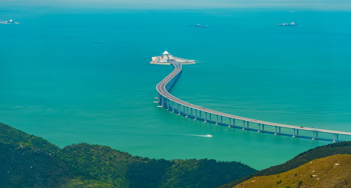 Hiszpania i Maroko chcą połączyć Europę i Afrykę podwodnym tunelem. Z tego powodu kraj z Półwyspu Iberyjskiego wydał niedawno 1,6 mln euro, by sprawdzić, czy taka inwestycja jest w ogóle możliwa.