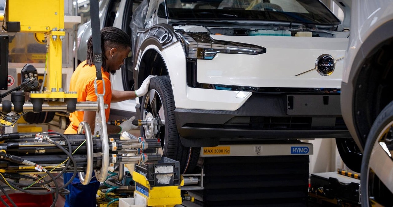 Volvo wycofuje 40 tys. elektryków. Akumulatory grożą pożarem