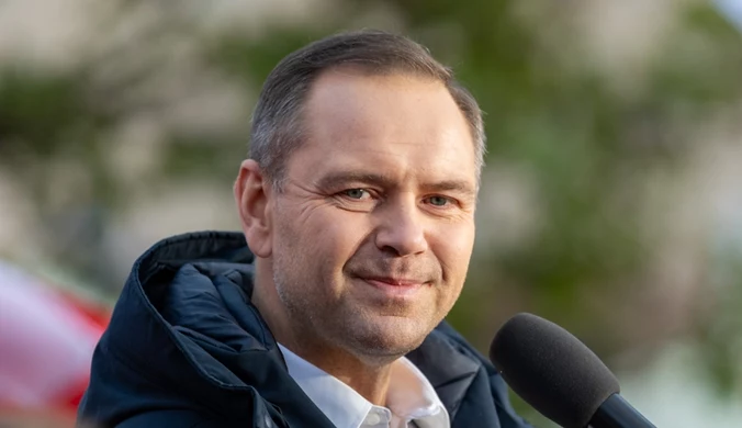 Sztab Nawrockiego w tarapatach. Nowy sondaż po aferze mieszkaniowej