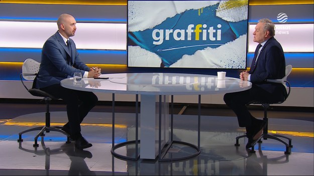 - Poległ Trzaskowski, który wyraźnie był zmęczony - uważa Gliński. - Najpierw próbował agresywnie zaatakować sprawą brudną (wątek mieszkania Karola Nawrockiego - red.), wracał do tego, jak pijany płotu się trzymał, nie mając żadnych innych argumentów. - Człowiek, który jest współodpowiedzialny za skandaliczne czystki i złodziejską prywatyzację kamienic Warszawy zabiera głos na taki temat - stwierdził poseł PiS. Dopytywany o to, ile za rządów jego partii przeprowadzono postawiono zarzutów w sprawie reprywatyzacji, Gliński odpowiedział: - Było trochę, ja akurat się tym nie zajmowałem. (...) Wielu odpowiedzialnych odeszło z tego świata. Według posła ludzie są "nadal wyrzucani" z kamienic. - No bo jak nazwać aferę z Marszałkowską 66. Pan Trzaskowski pięć lat temu obiecał generalny remont, żeby się wyprowadzili. Oni mówią o tym, że obronili się przed mafią reprywatyzacyjną, a nie obronili się przed Trzaskowskim. Okazuje się, że ją sprzedał - dodał.